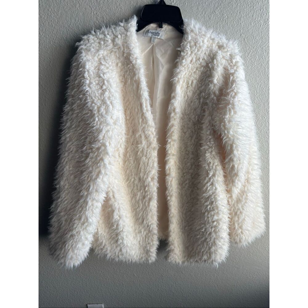❤️Charlotte Russe White Faux Fur Coat